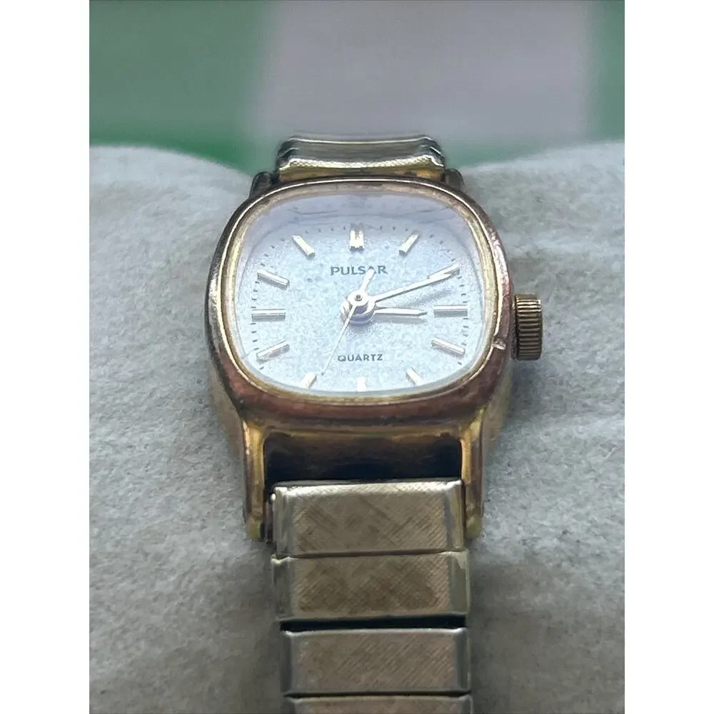 Vintage Pulsar Gold Tone Women’s Quartz Watch V401-5010